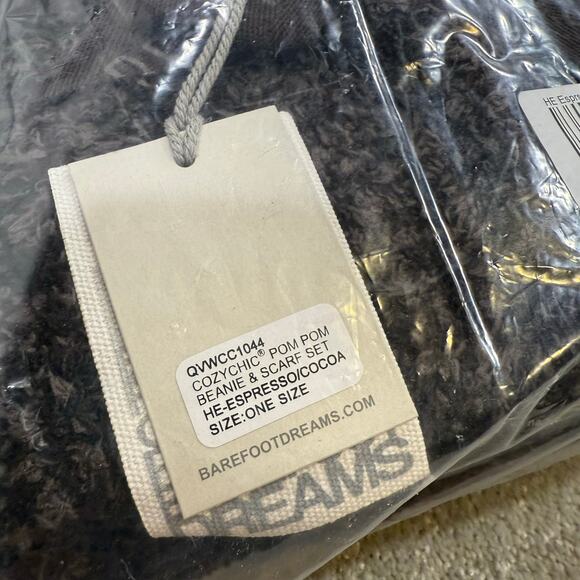Barefoot Dreams NWT CozyChic Pom Pom Beanie Scarf Set Espresso Cocoa Dark Brown - Picture 9 of 10